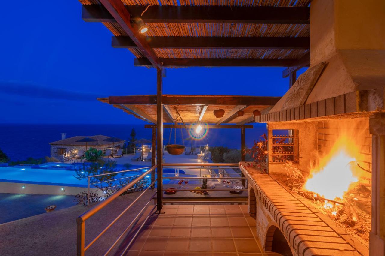 Strofilia Authentic Villas Skinaria ภายนอก รูปภาพ