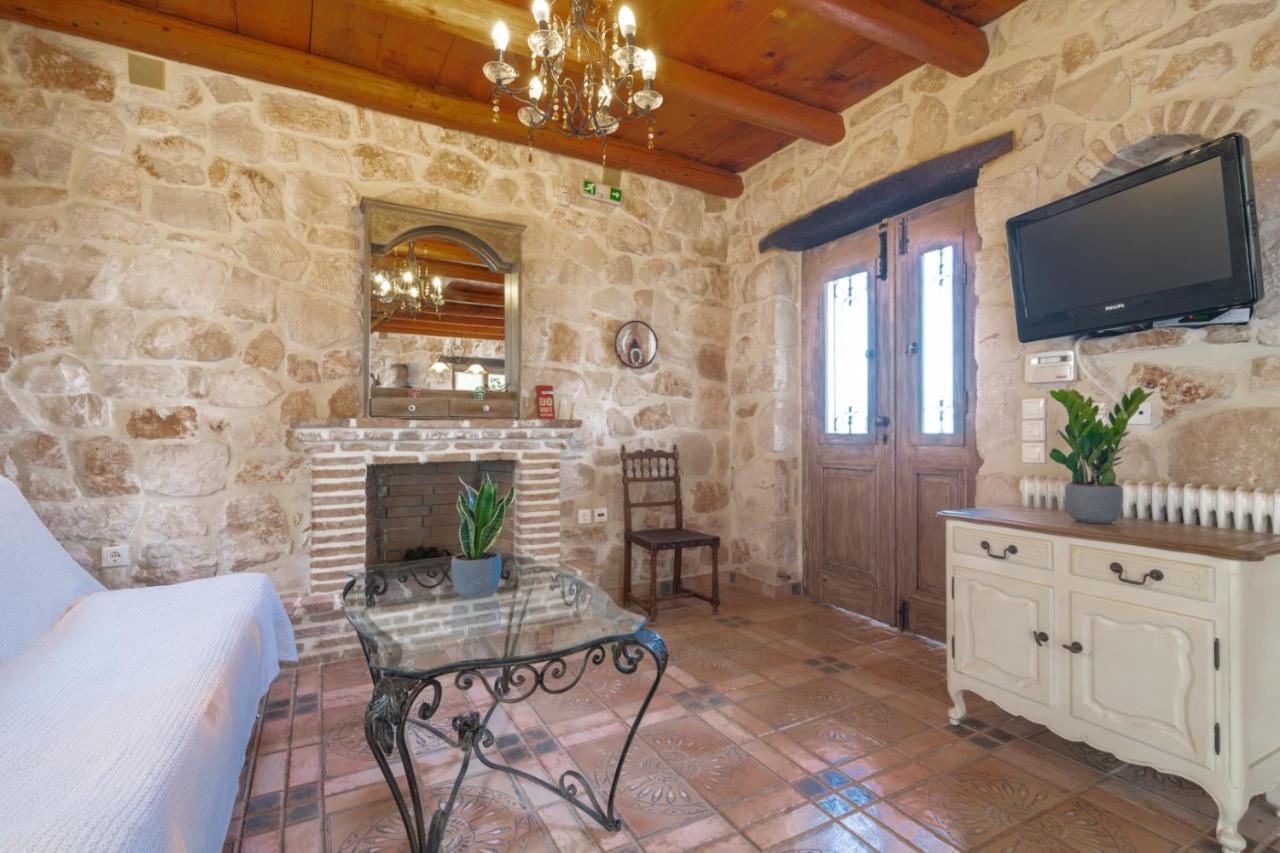 Strofilia Authentic Villas Skinaria ภายนอก รูปภาพ