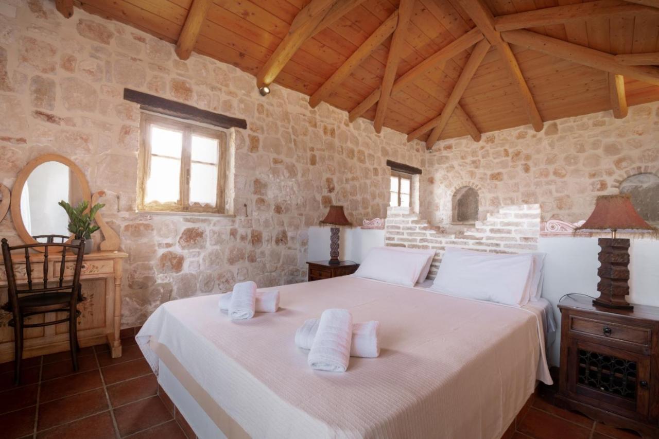 Strofilia Authentic Villas Skinaria ภายนอก รูปภาพ